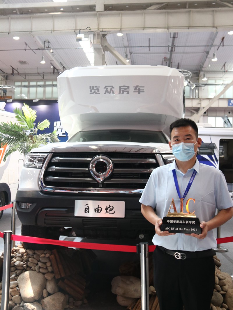 年度新車、自動檔、四驅(qū)，能選的房車