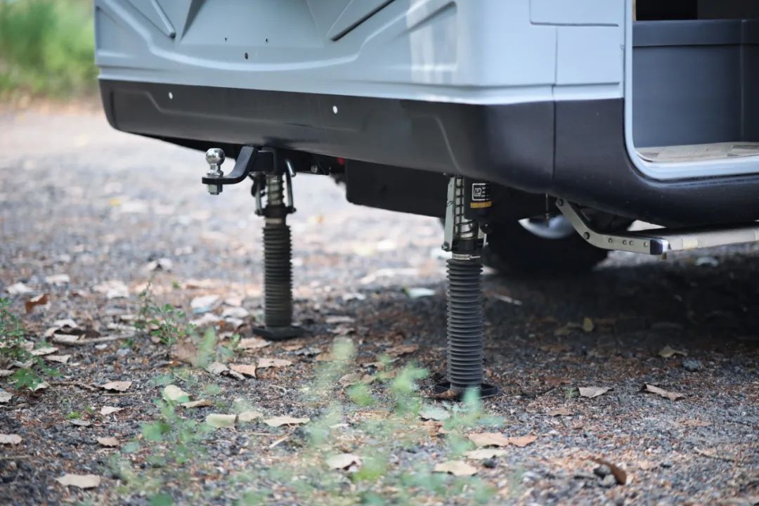 TOD智能四驅 全車越野套件，這是不是你理想的C型越野房車？